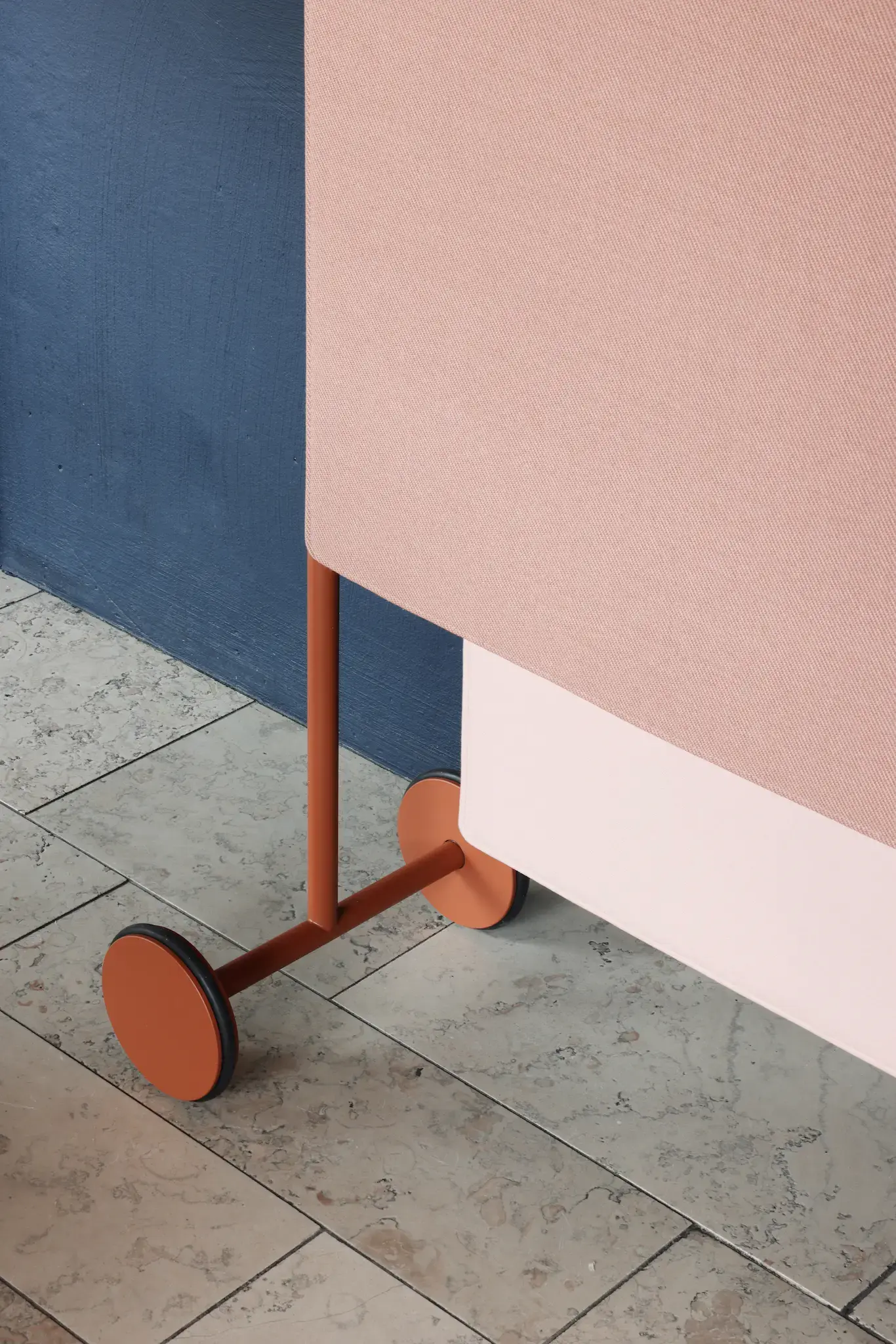 offecct-thelma-wheels
